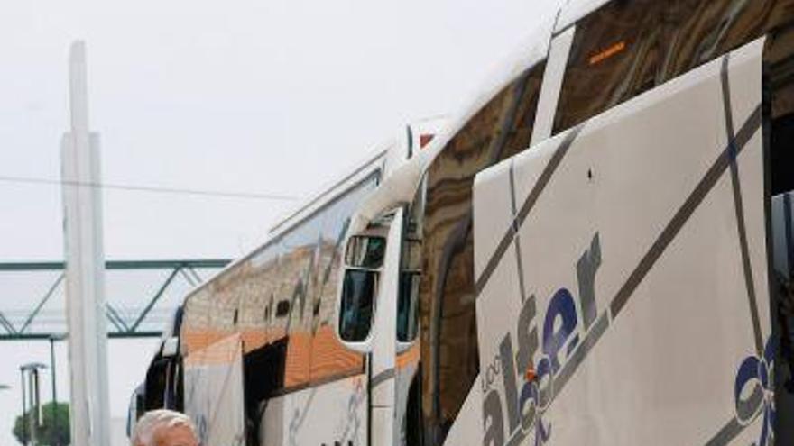 Los viajeros de dos trenes, obligados a seguir trayecto en autobús desde Zamora