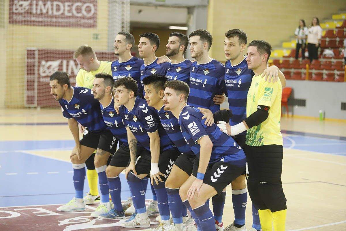 Las imágenes del derbi entre el Córdoba Futsal y el Betis en Vista Alegre