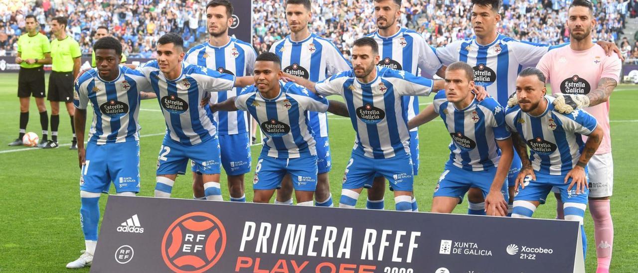Alineación del Deportivo en la semifinal del ‘play off’ contra el Linares en Riazor. |  // VÍCTOR ECHAVE