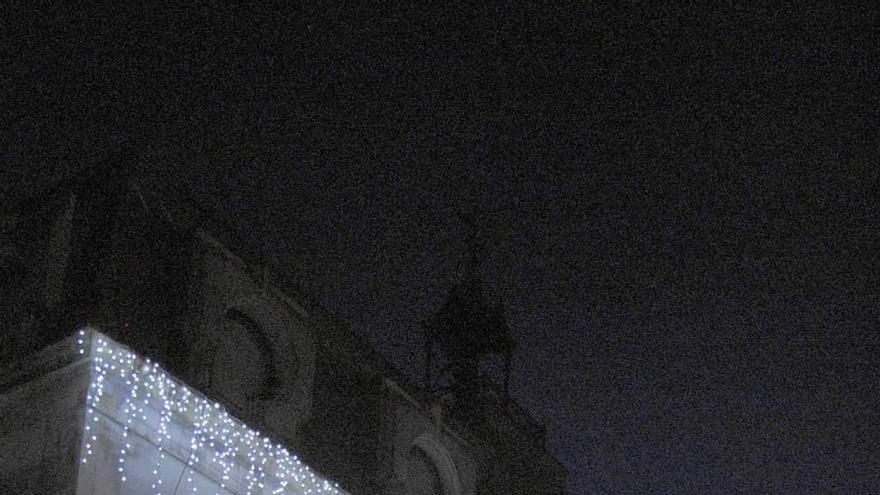 Escasas luces para la Navidad polesa
