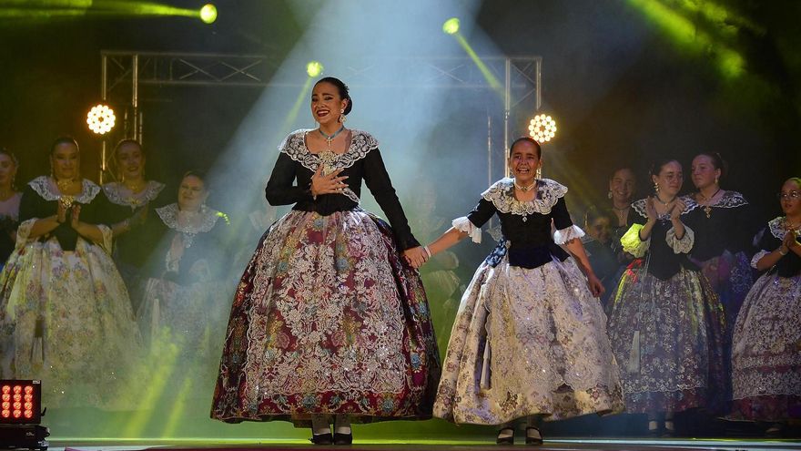 Elche proclama a sus Reinas y Damas de las Fiestas de Agosto