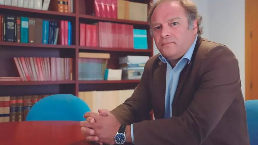 Francisco Manuel Galán: «Si no se inscriben esas viviendas, no se van a poder comercializar»