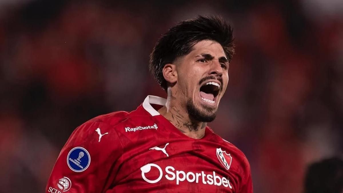 Kevin Lomónaco en una foto de archivo con un partido con CA Independiente