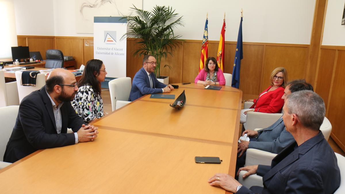 Convenio con Casa Mediterráneo en el Rectorado de la UA