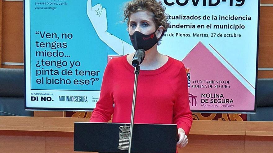 La alcaldesa de Molina, Esther Clavero, en rueda de prensa.