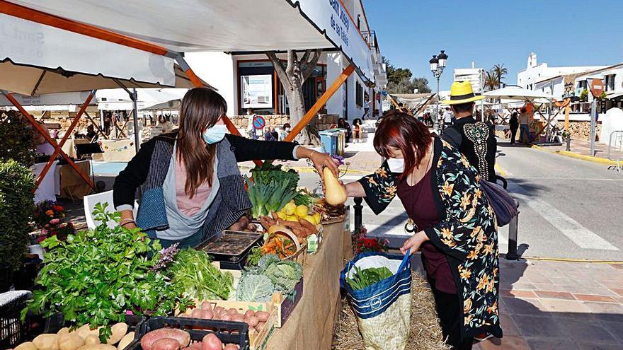  Punto de venta de frutas y hortalizas.