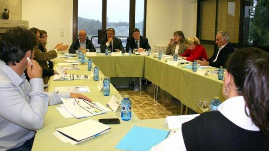 La reunión del comité del certamen turístico tuvo lugar en el recinto ferial de Silleda.