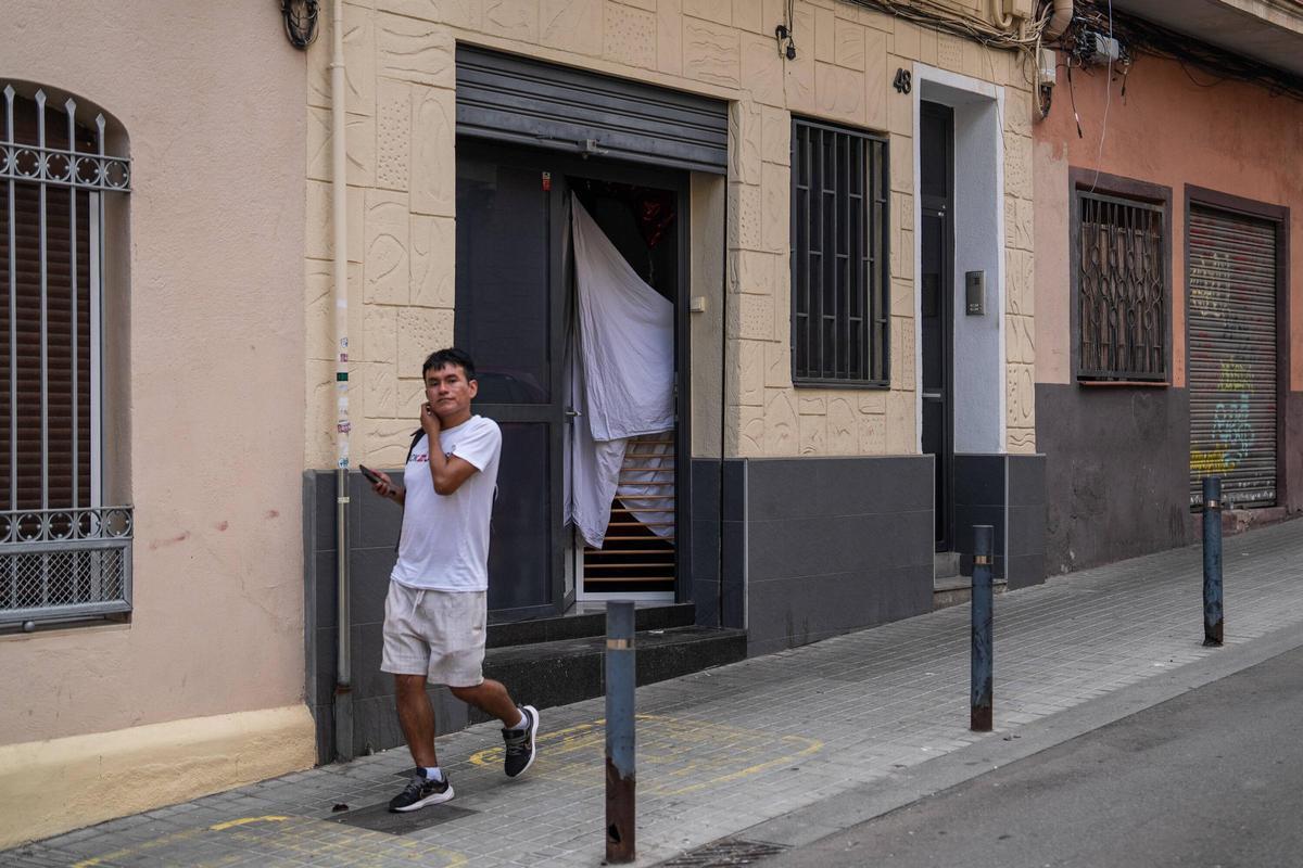 Un antiguo local comercial reconvertido en vivienda en L'Hospitalet de Llobregat.