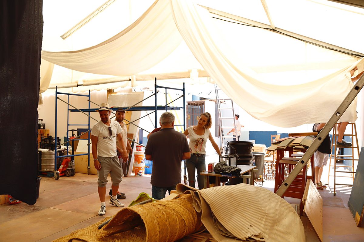 Montaje de la feria en imágenes