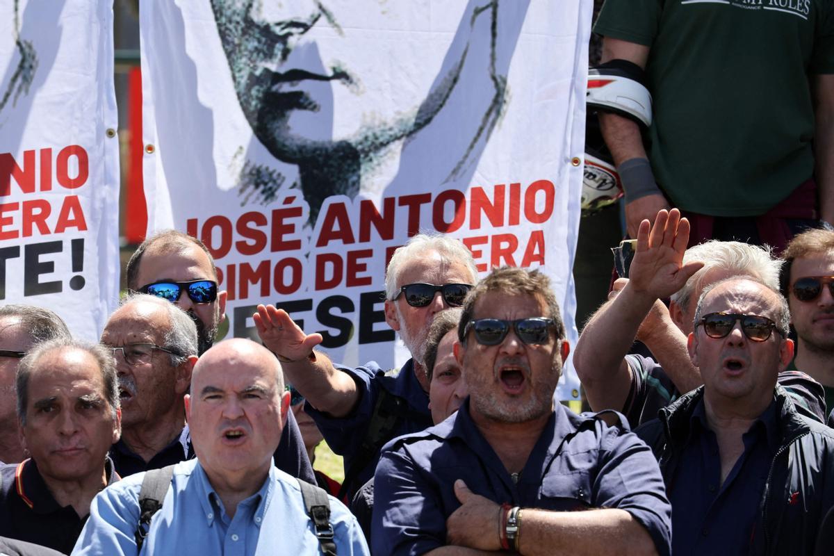 Incidentes a la llegada de los restos de Primo de Rivera al cementerio de San Isidro