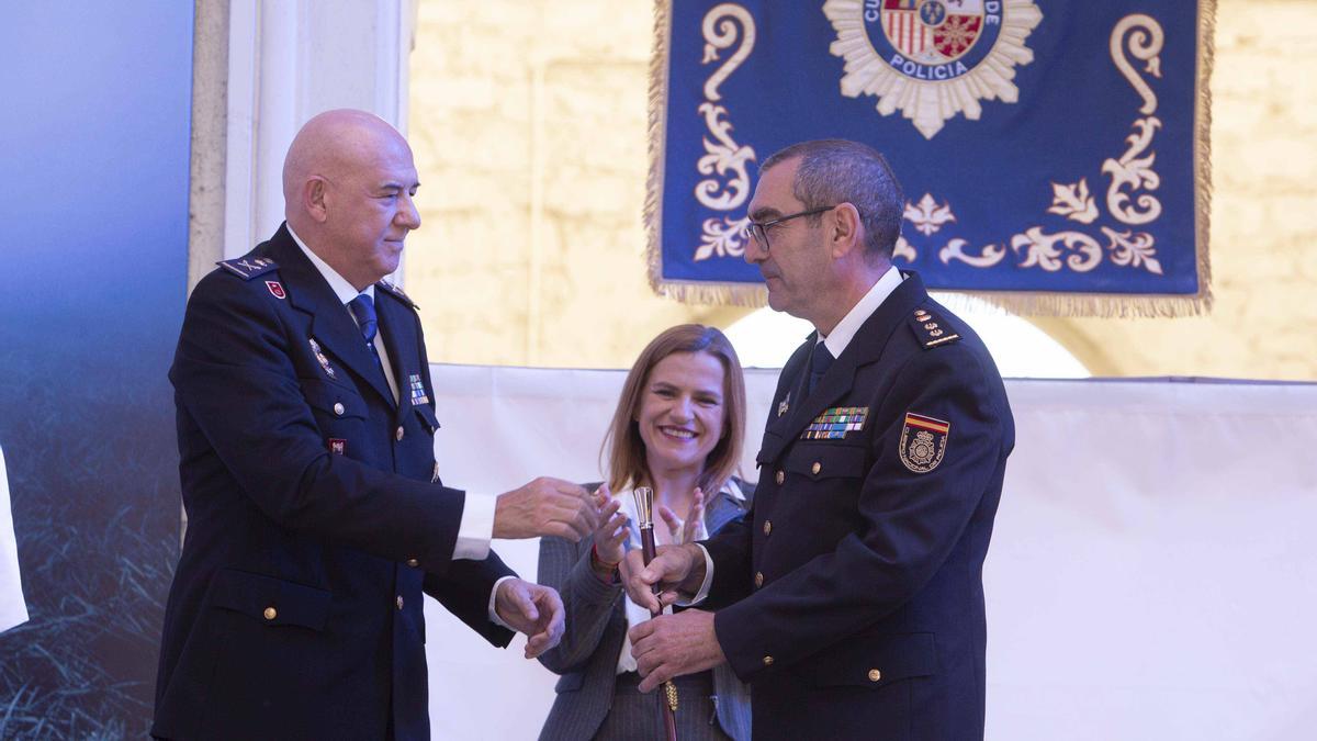 Acto de toma de posesión del nuevo jefe provincial de la Policía Nacional en Alicante, el comisario Manuel Lafuente Lázaro