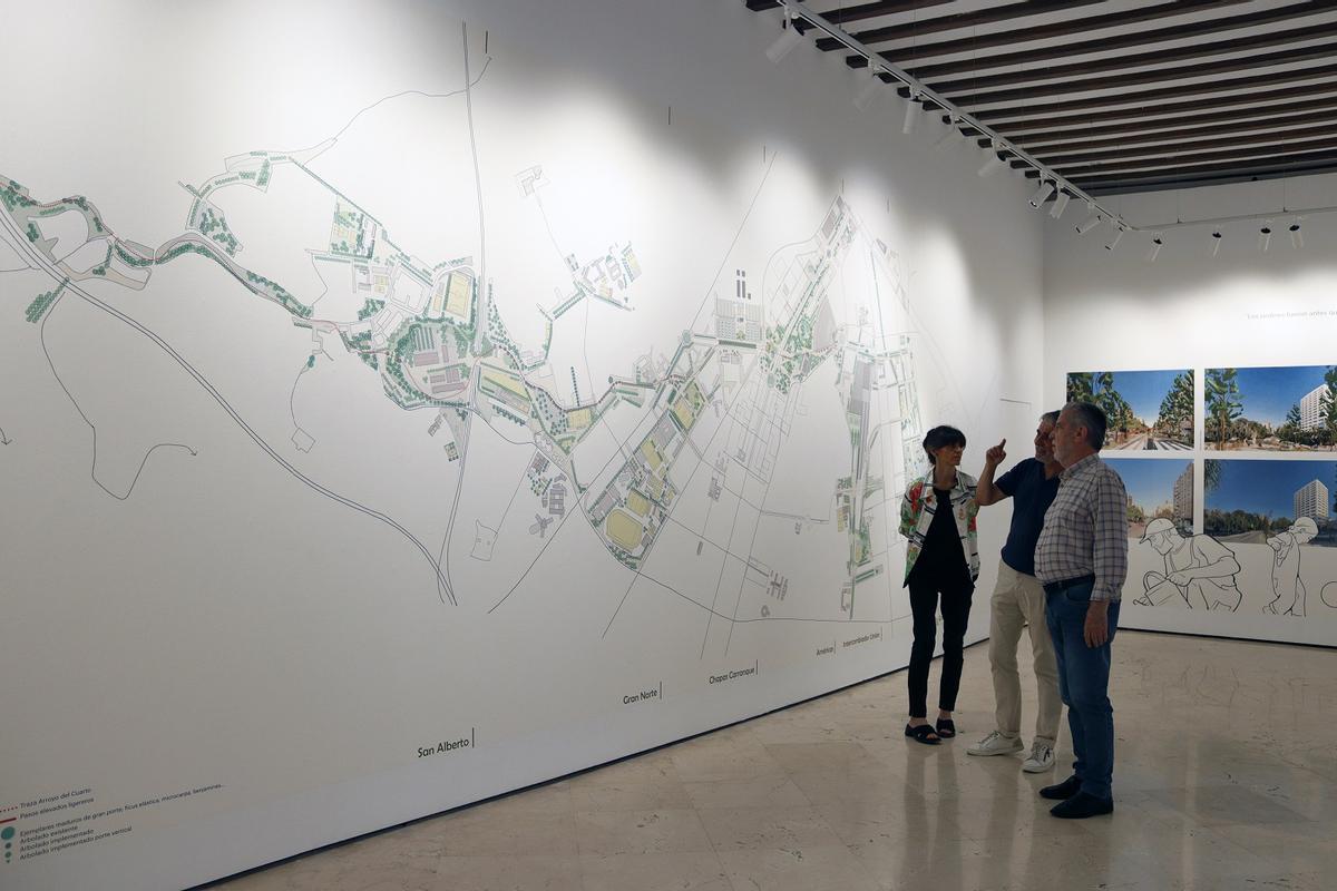 Un gran panel muestra todo el proyecto de conexión verde de la Senda Américas Arroyo del Cuarto.