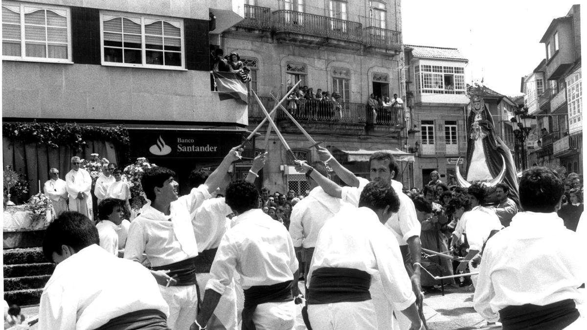 La danza de los «choqueiros» que venció a la Coca