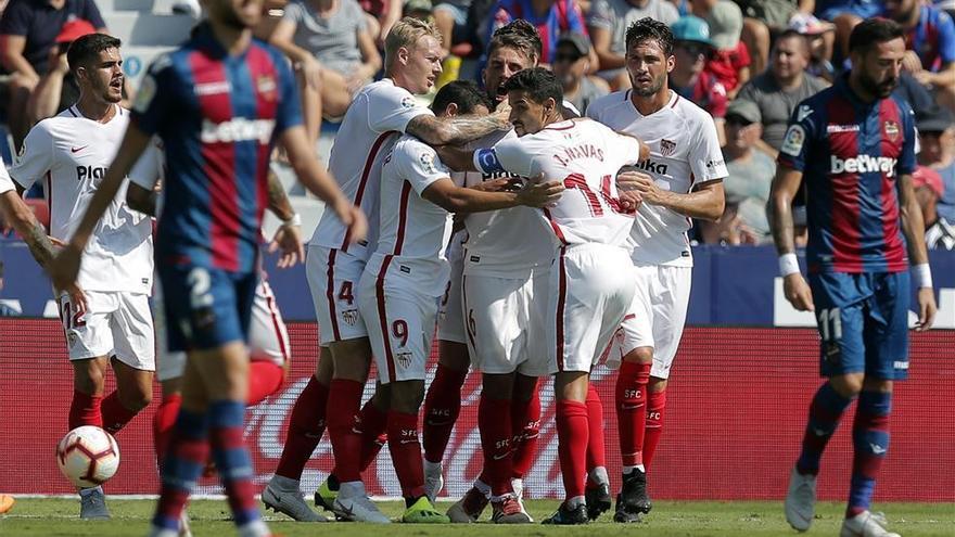 El Sevilla logra una goleada histórica (2-6) ante el Levante