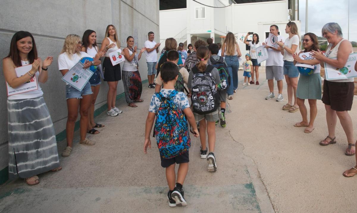 Tornada a escola del setembre passat en les aules prefabricades del col·legi de Quart de les Valls
