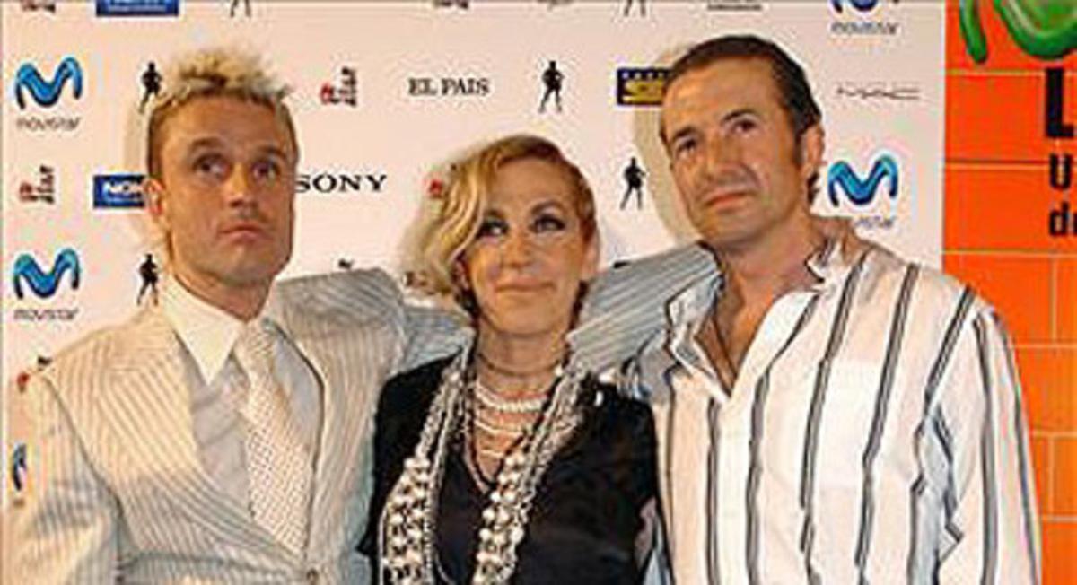 Els integrants del grup Mecano, José María (dreta), Nacho Cano i Ana Torroja, l’any 2005, a Madrid.