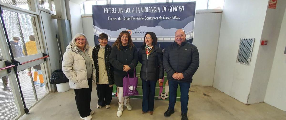 Yolanda Roldana, Laura Casas, Noelia Herrero, Teresa Ladrero y Santos Navarro.