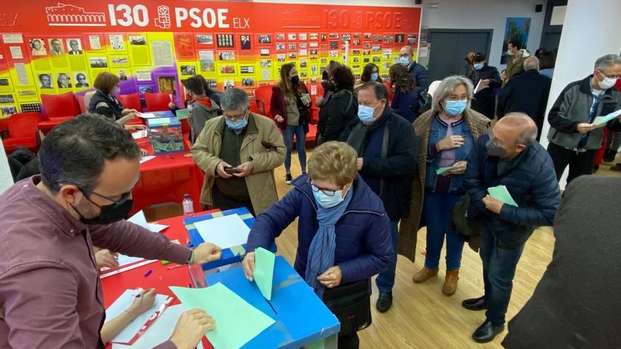 Empiezan las votaciones a la única candidatura de la ejecutiva del PSOE en Elche