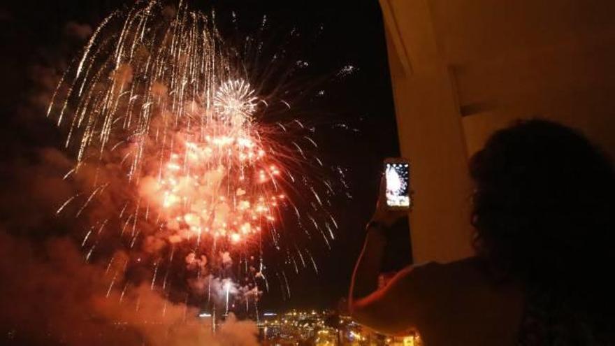 Alacantina de Focs i Artifici pone el broche fogueril