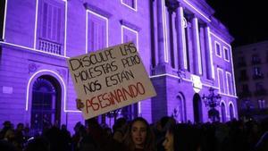 Protesta contra la violencia machista en la plaza de Sant Jaume de Barcelona, el pasado noviembre.