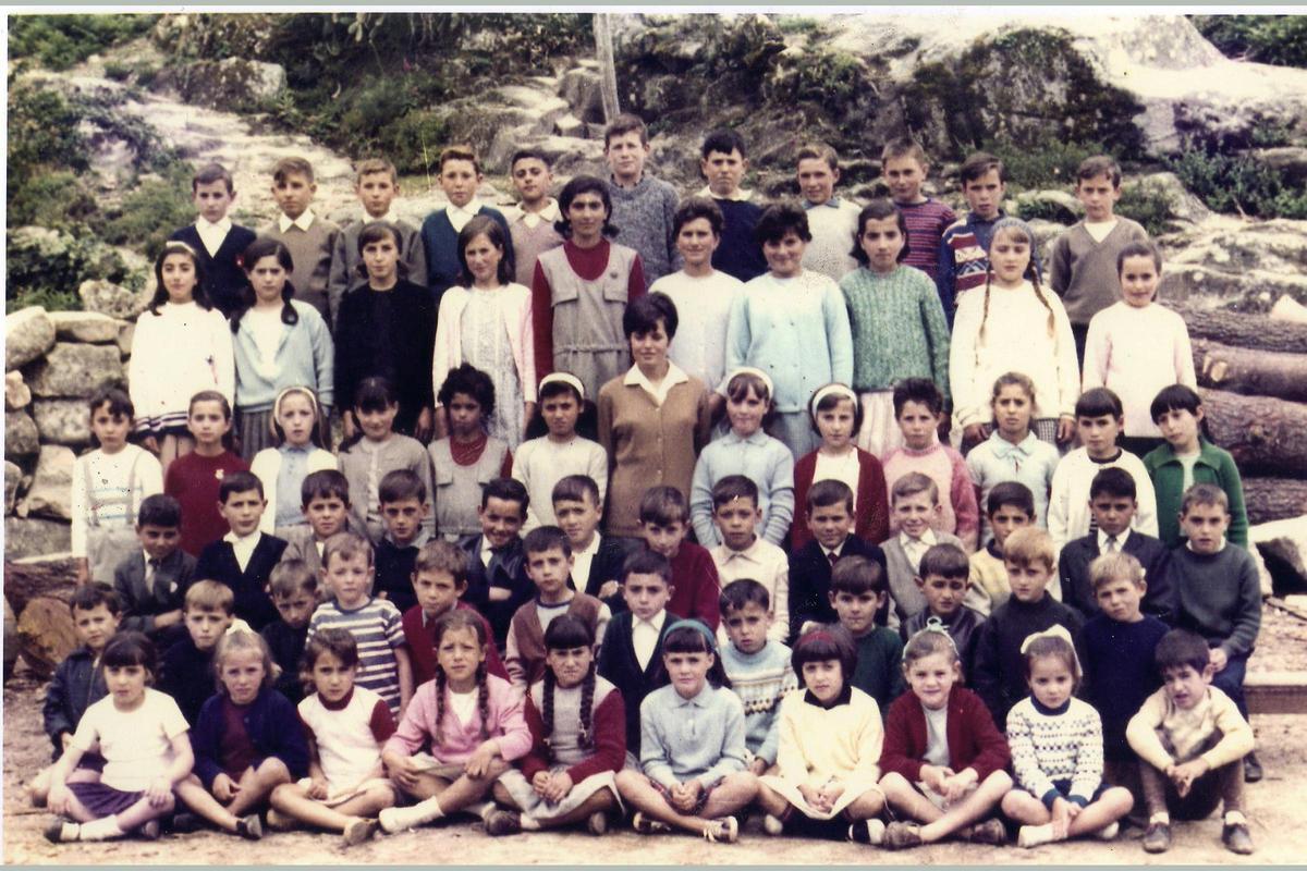 Escola en Nerga, anos 60.