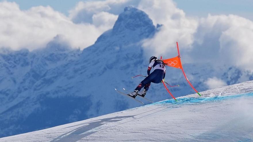 La esquiadora estadounidense Lindsey Vonn es evacuada en helicóptero tras una dura caída en los JJOO