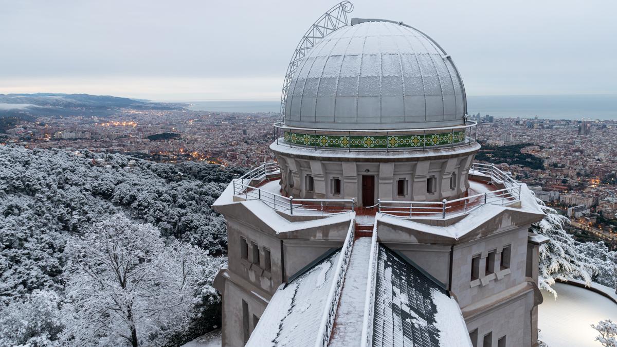 El Observatori Fabra, nevado.