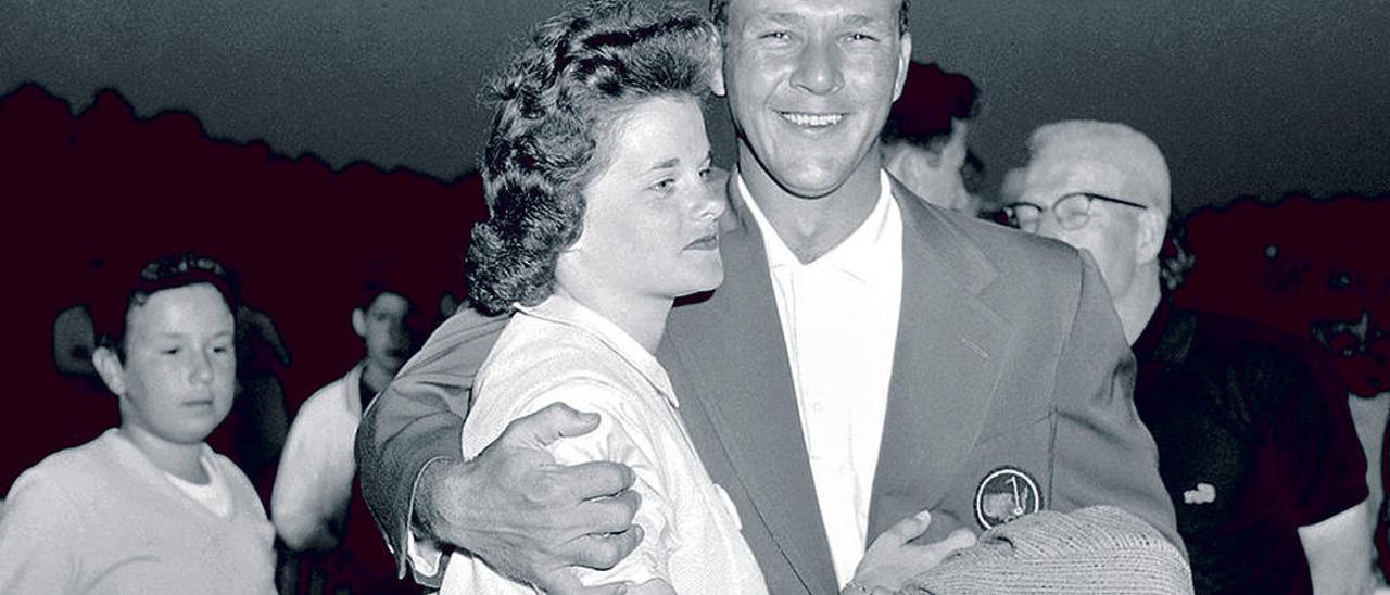 Arnold Palmer y su mujer, tras ganar el Masters de Augusta de 1958.