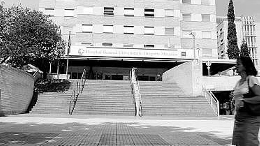 Hospital Gregorio Marañón de Madrid, donde está ingresada una enferma grave.