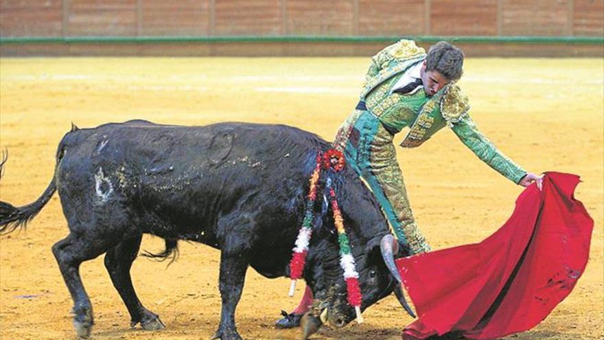 Arnedo se rinde ante una notable y seria novillada de Daniel Ramos