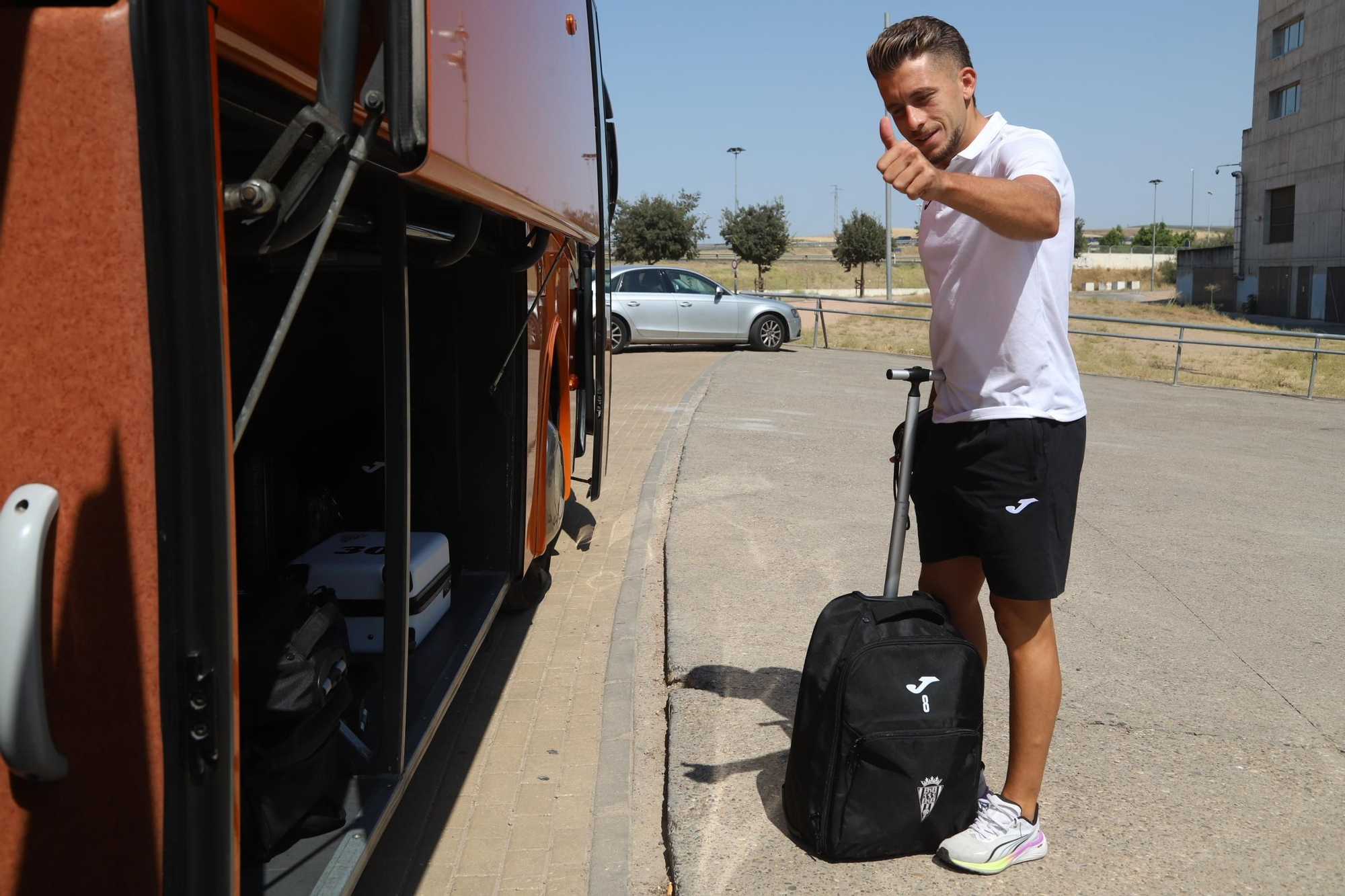 El Córdoba CF pone rumbo a su concentración en Oliva
