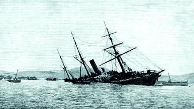 O Valparaiso encallado na Borneira. | // ARQUIVO DO AUTOR