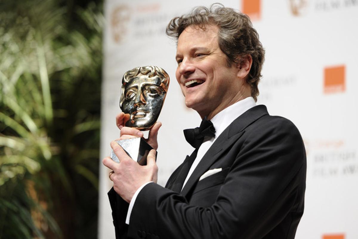 Colin Firth, amb el premi al millor actor per ’El discurs del rei’, diumenge, a Londres. Colin Firth, amb el premi al millor actor per ’El discurs del rei’, diumenge, a Londres.