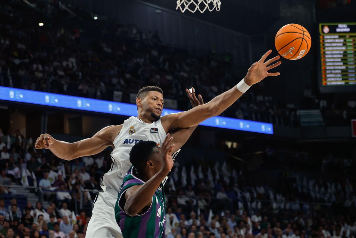 Impecable en defensa, el Madrid se llevó el primer partido ante Unicaja con claridad