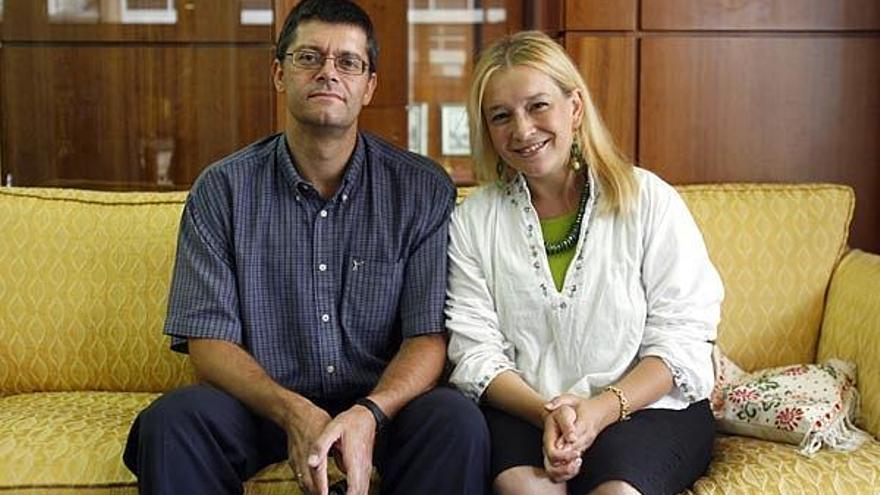 Mar Dorrio, con su marido, ayer en Vigo.