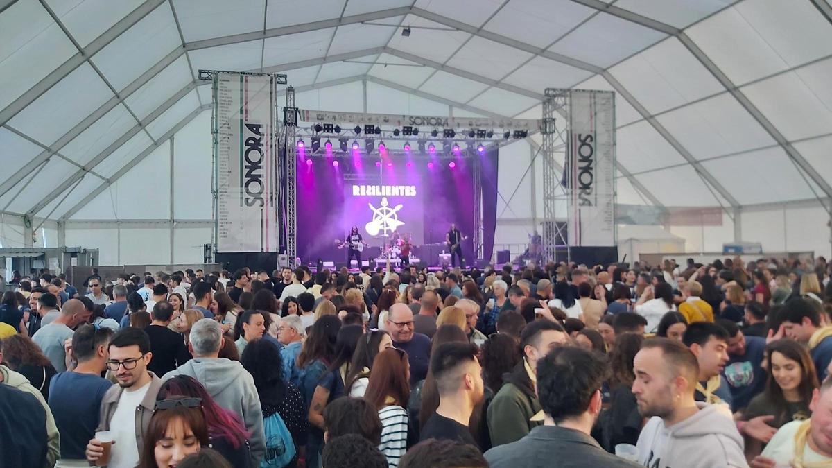 Una de las actuaciones de la Pasqua Sonora de Onda.