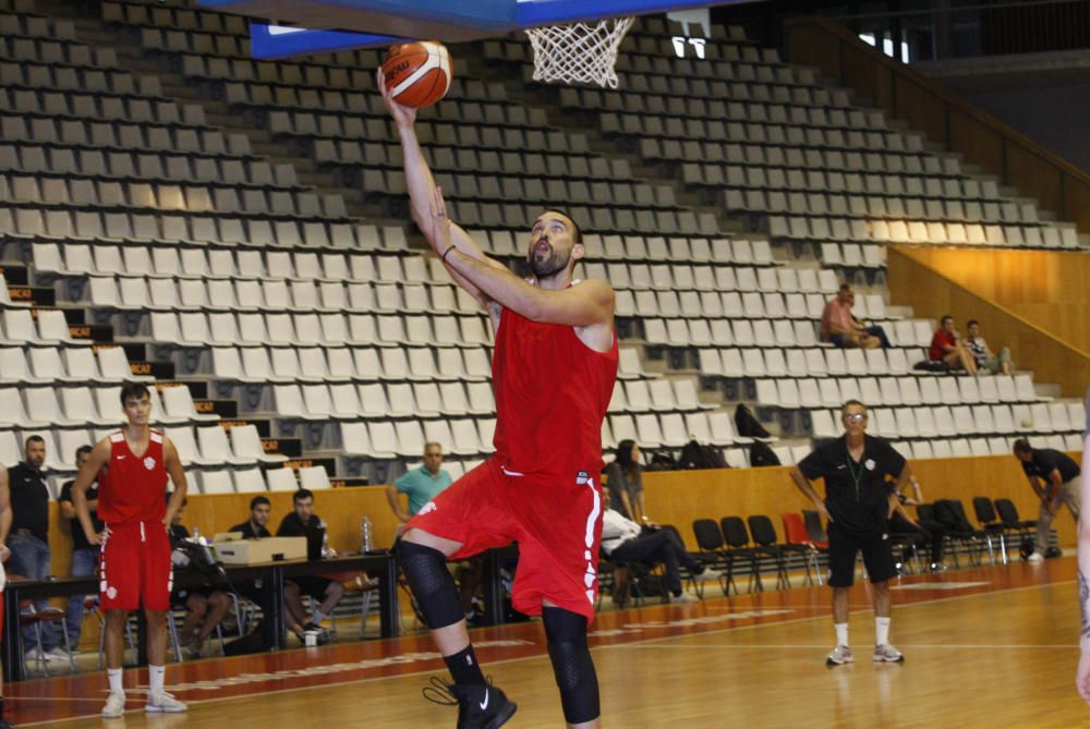 Entrenament del Bàsquet Girona a Fontajau