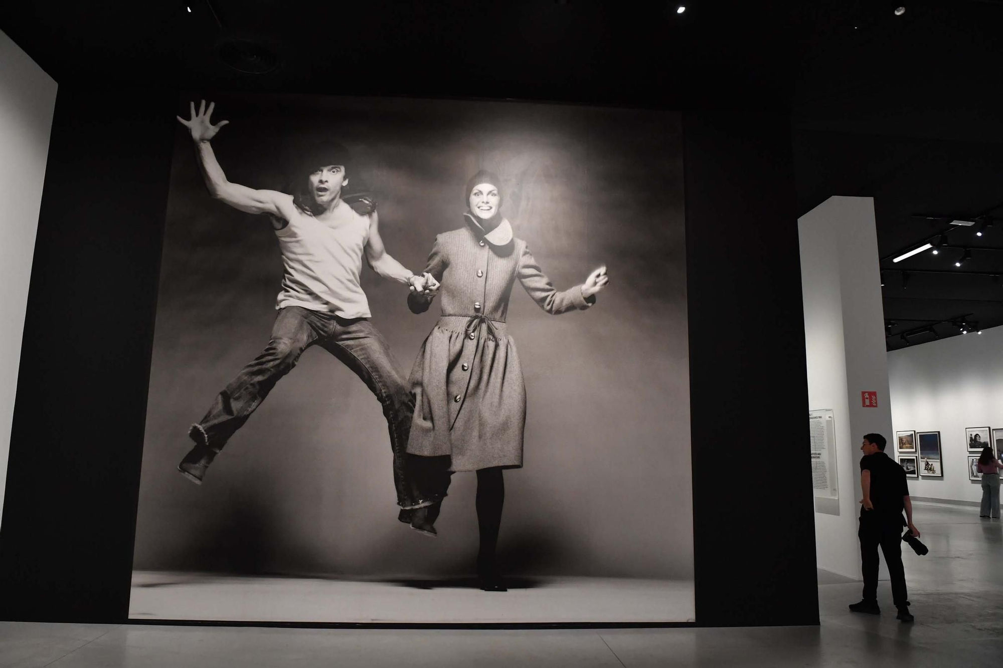 La exposición David Bailey's Changing Fashion abre sus puertas en A Coruña con la Fundación Marta Ortega