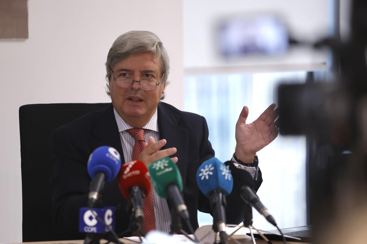 Fernando Sobrón, en una atención a los medios de comunicación.