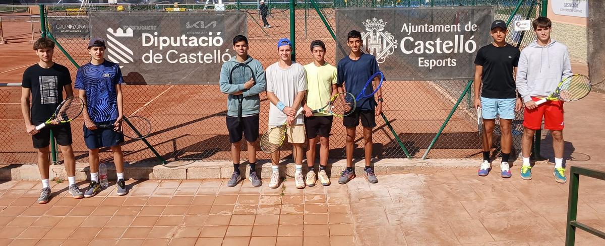 Jugadores del cuadro masculino, en las instalaciones de La Plana Sport Castellón, en una semana del Open de Tenis de la Magdalena 2026.