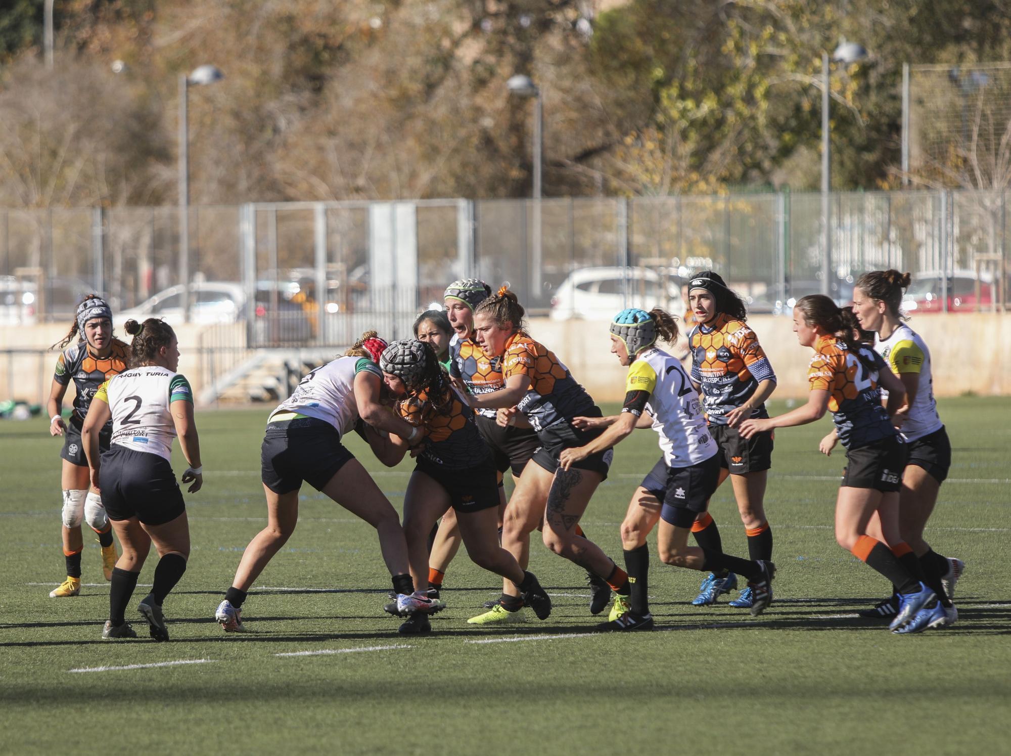 Derbi Teika femenino entre Les Abelles y Rugby Turia (12-18)