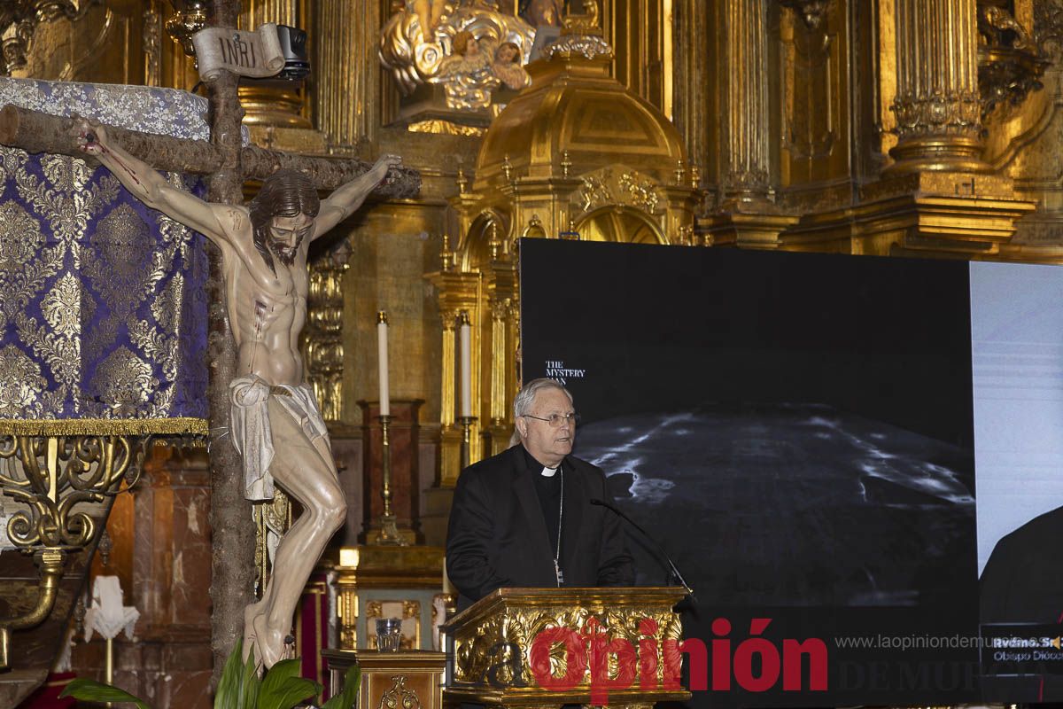 Así ha sido la inauguración de la exposición The Mystery Man en Caravaca. Descubre como es la muestra que atrae a miles de personas