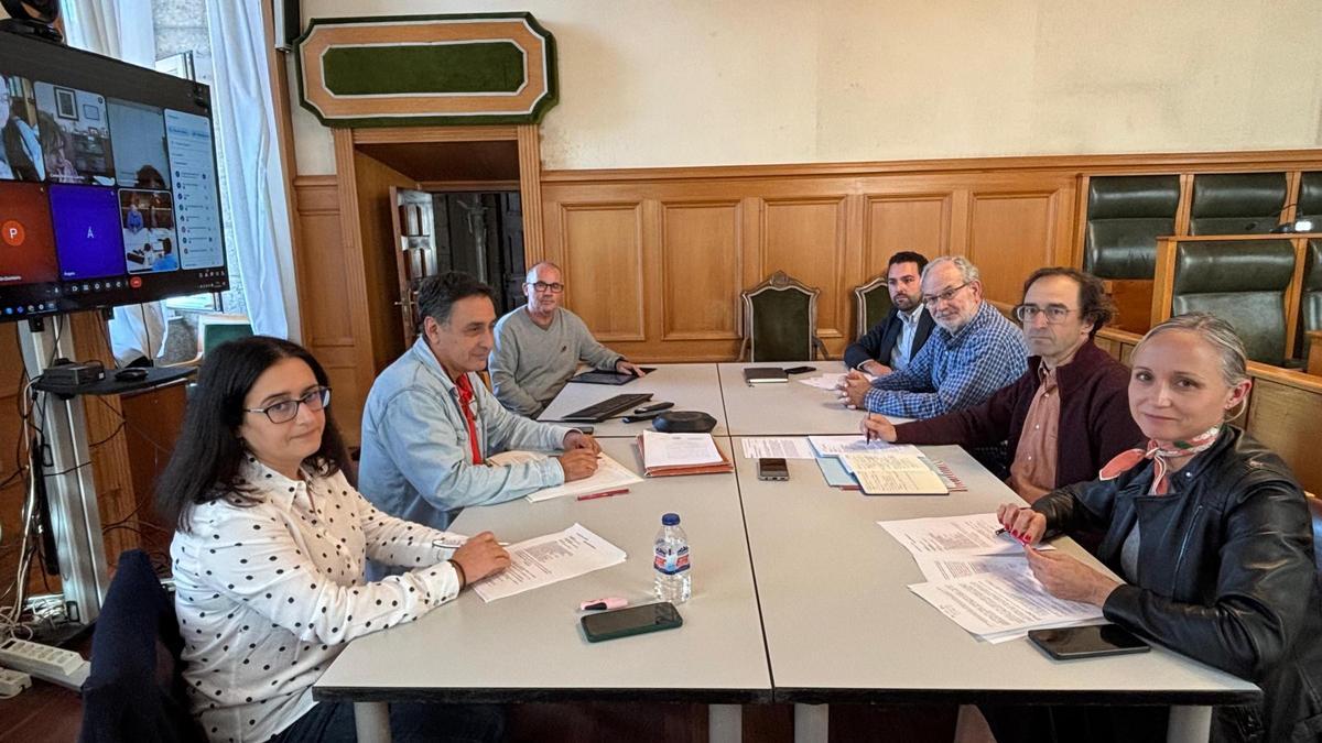 Reunión del Padroado del Refuxio de Bando, este martes, en el pazo de Raxoi, en Santiago.