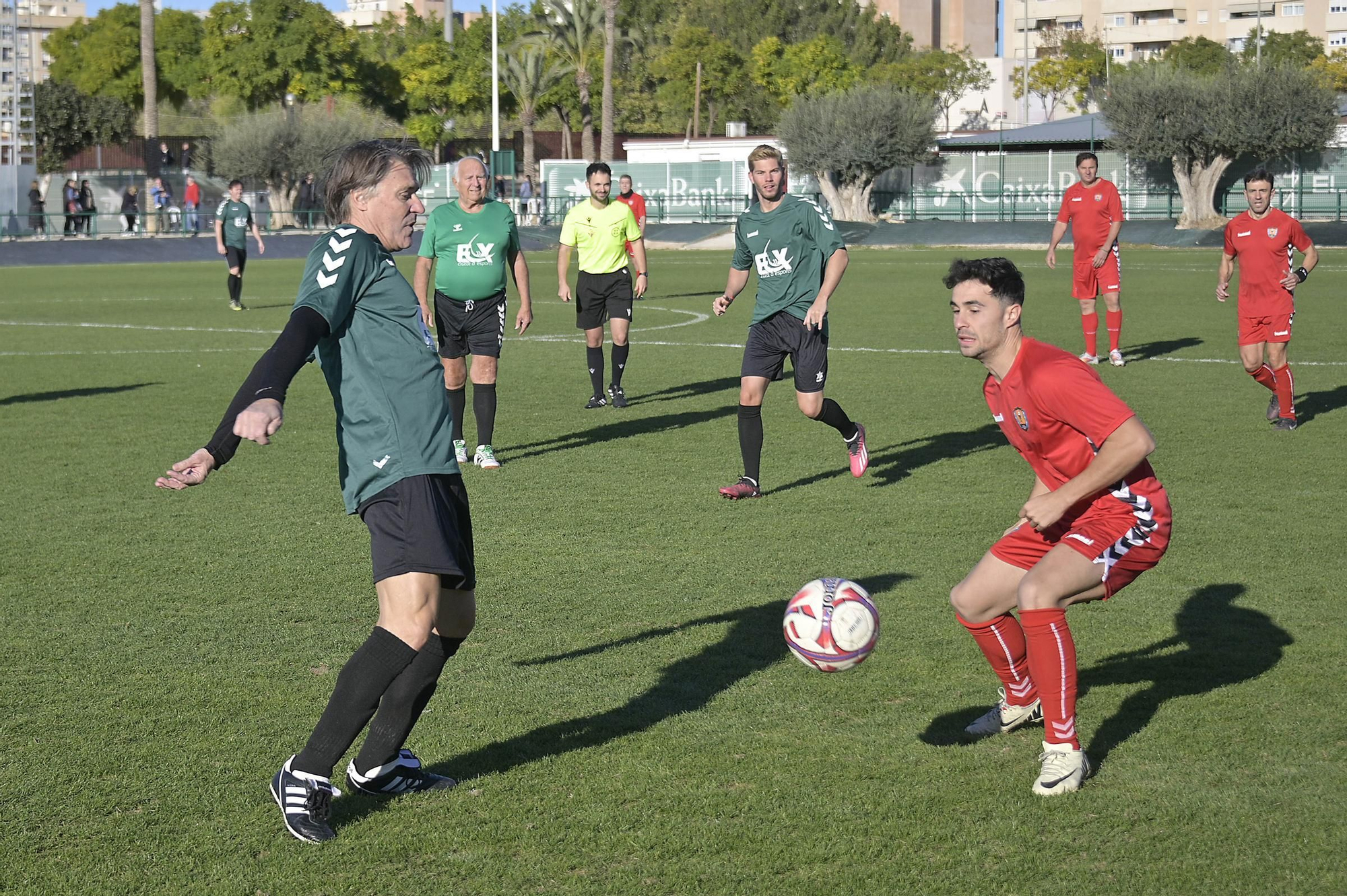 Partido de futbol benefico populares informadores