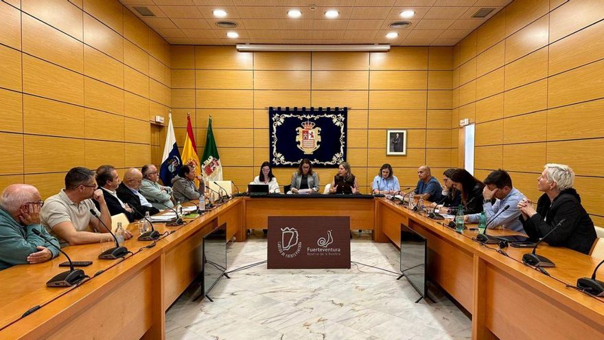 El Cabildo baraja crear una sociedad para la promoción turística insular