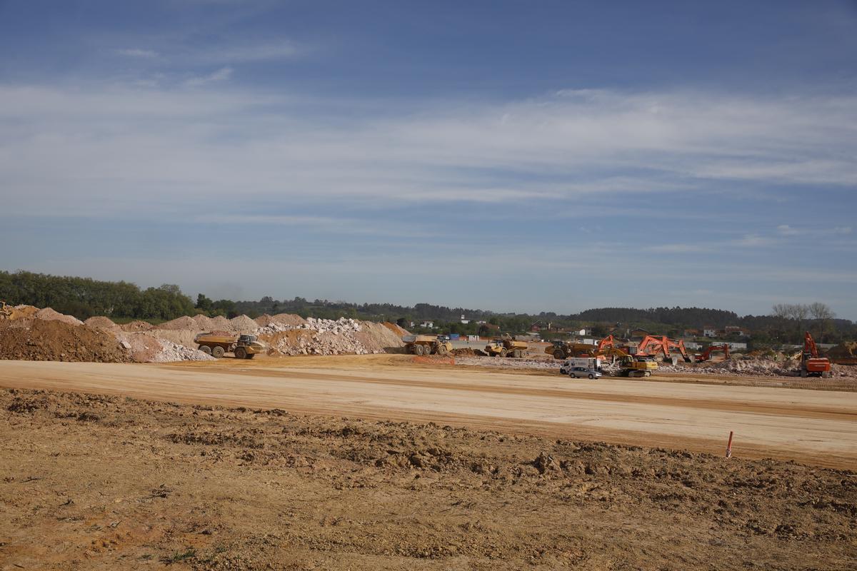 Despliegue y avance de las obras de Amazon en la parcela de Bobes