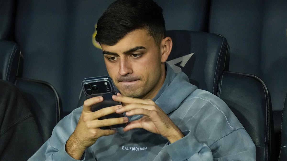 Pedri acude a la Ciutat Esportiva para evaluar su lesión