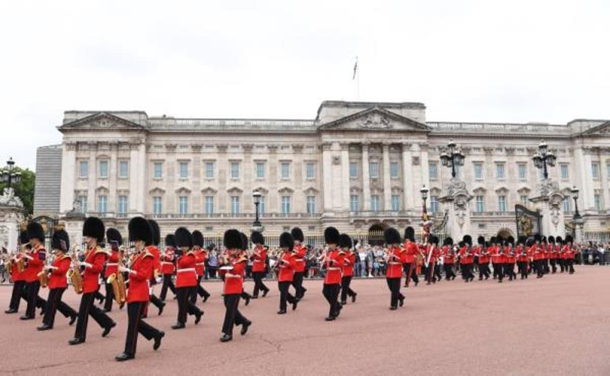 El tradicional cambio de guardia del Palacio de Buckingham se ha suspendido