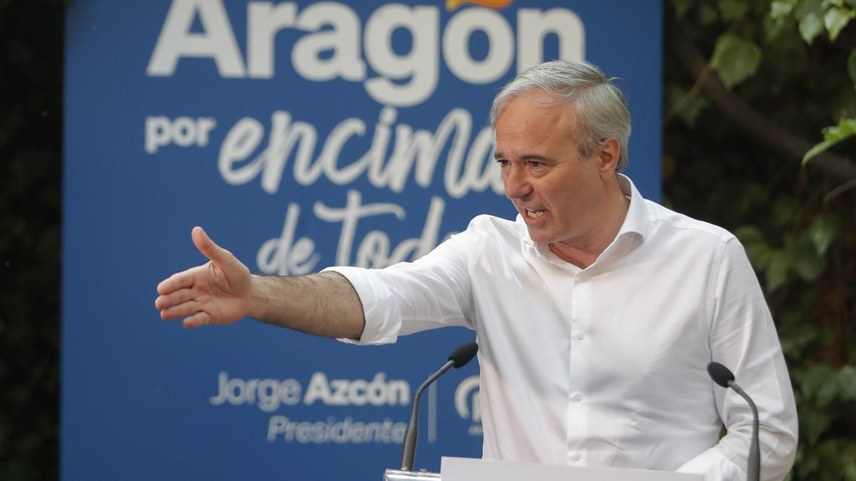 El presidente del PP de Aragón, Jorge Azcón, en un acto de la campaña electoral.