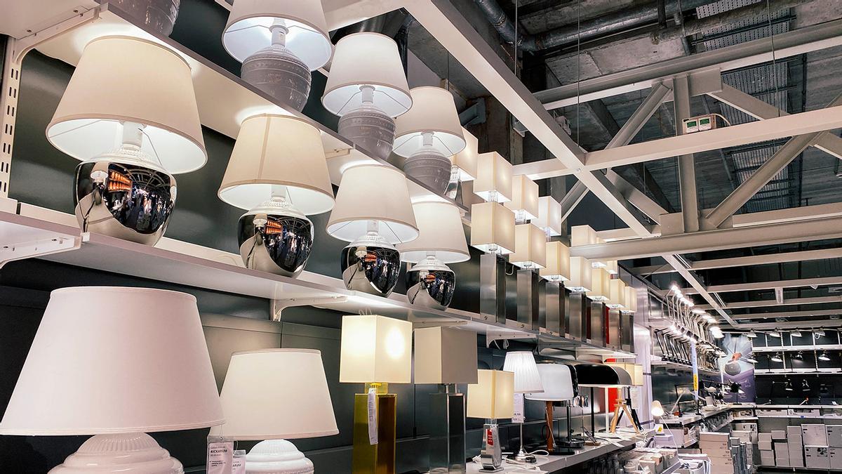 La deseada lámpara de techo de Ikea que no necesita cables y ni gasta electricidad: la tendencia de la primavera